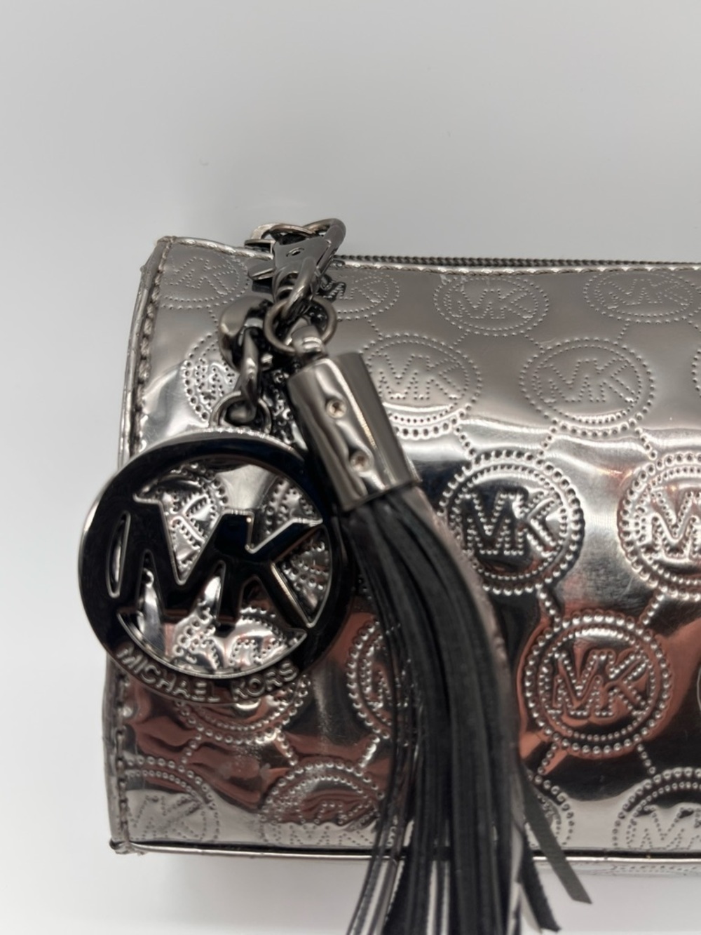 Michael Kors Metallic Silver Jet Set Logo Cluch Removable Zip Pull Bag Makeup
